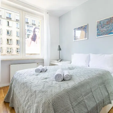 公寓 One Bedroom By Rent Like *